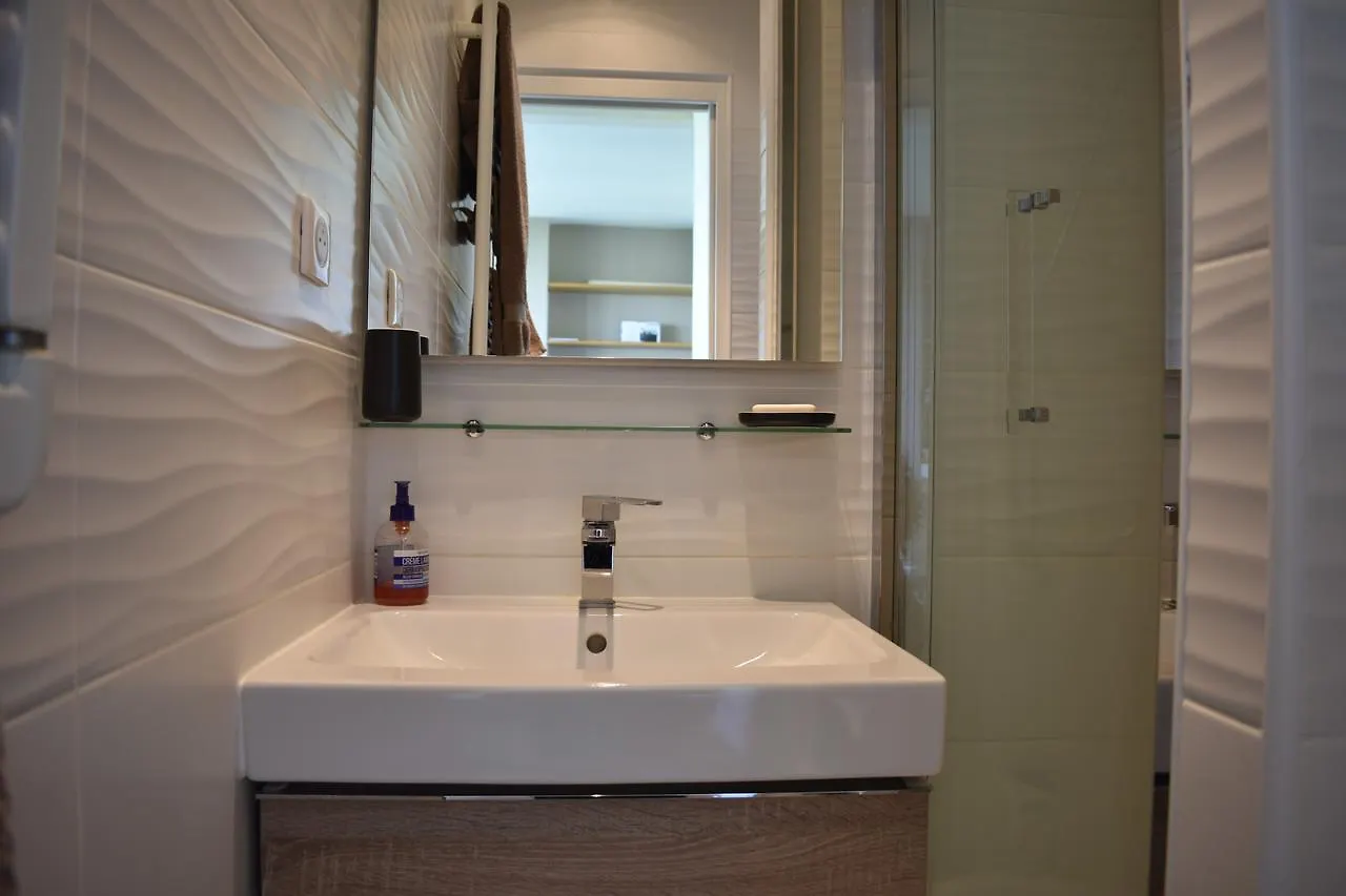 Fully Renovated Bright Studio With High View Paris