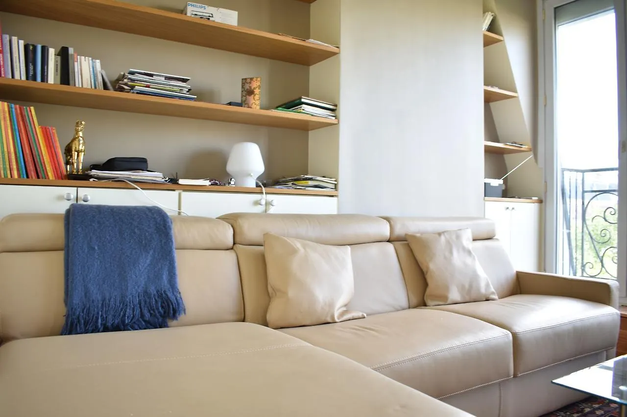 Apartment Fully Renovated Bright Studio With High View Paris